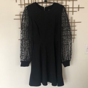 Black dress with beautiful sleeves // L